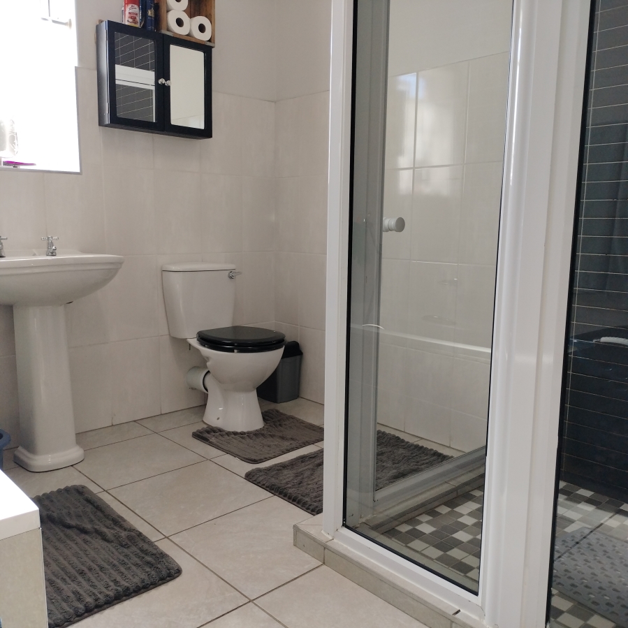 4 Bedroom Property for Sale in Grootbrakhoogte Western Cape